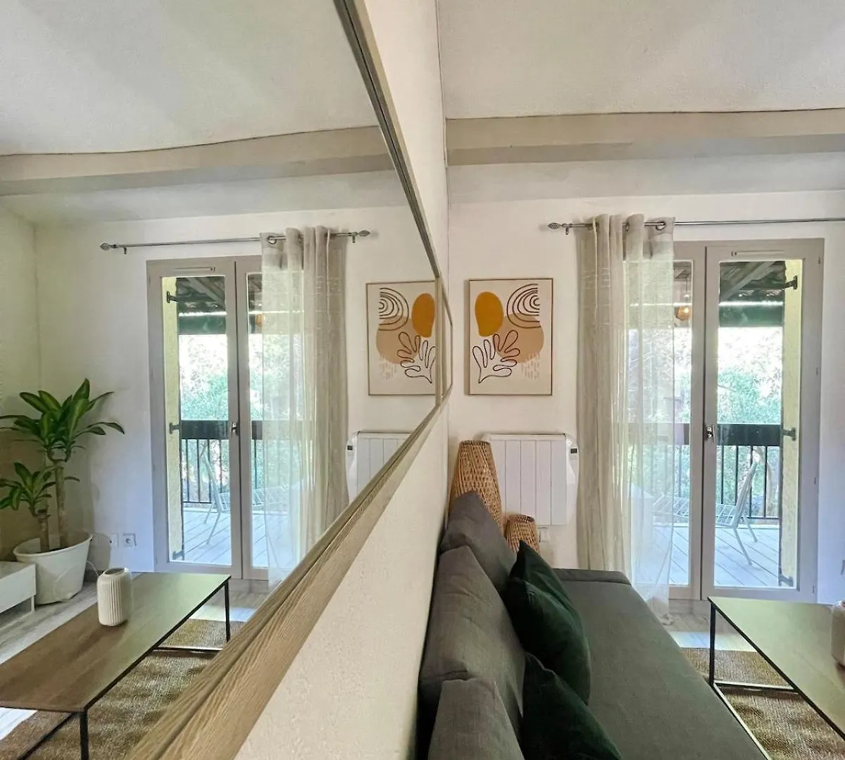 Appartement A 500M De La Mer Sausset-les-Pins Apartment